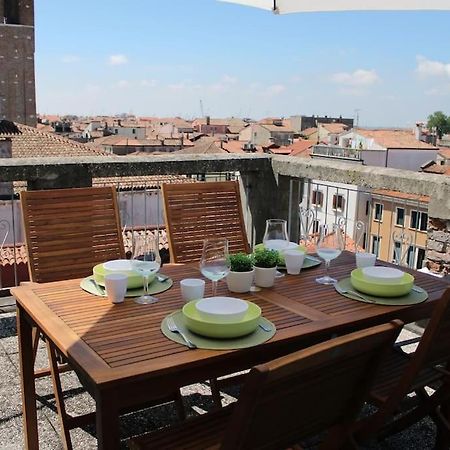 Apartment With Terrace In Chioggia'S Main Square Exterior foto