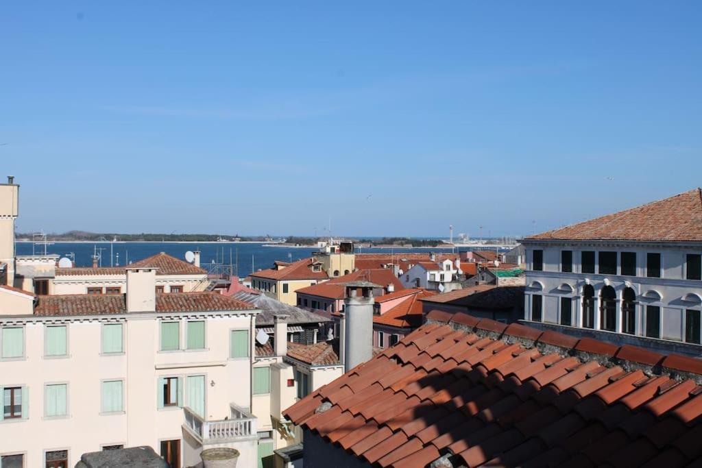 Apartment With Terrace In Chioggia'S Main Square Exterior foto